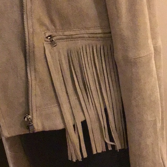 Sexy and Chic Beige Suede Tassel Jacket 💛 - Picture 6 of 7